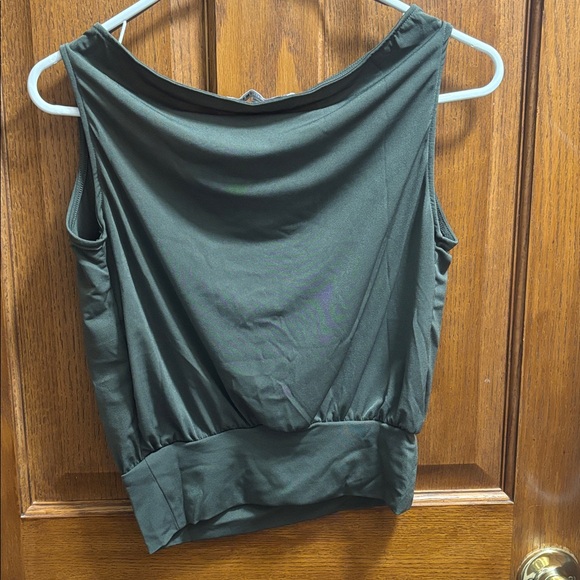 Urban Outfitters Forest Green Sleeveless Top - Picture 3 of 3